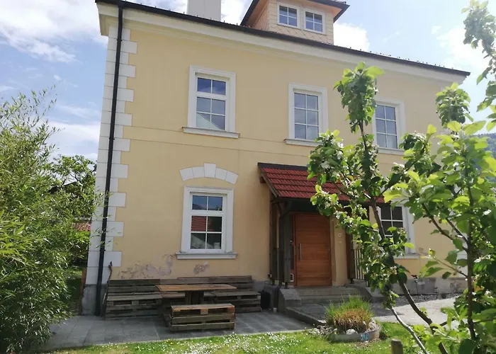 Heiligenkreuz شقة