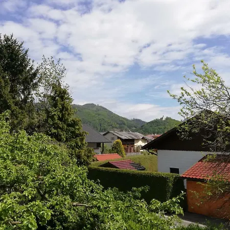 Heiligenkreuz Daire *